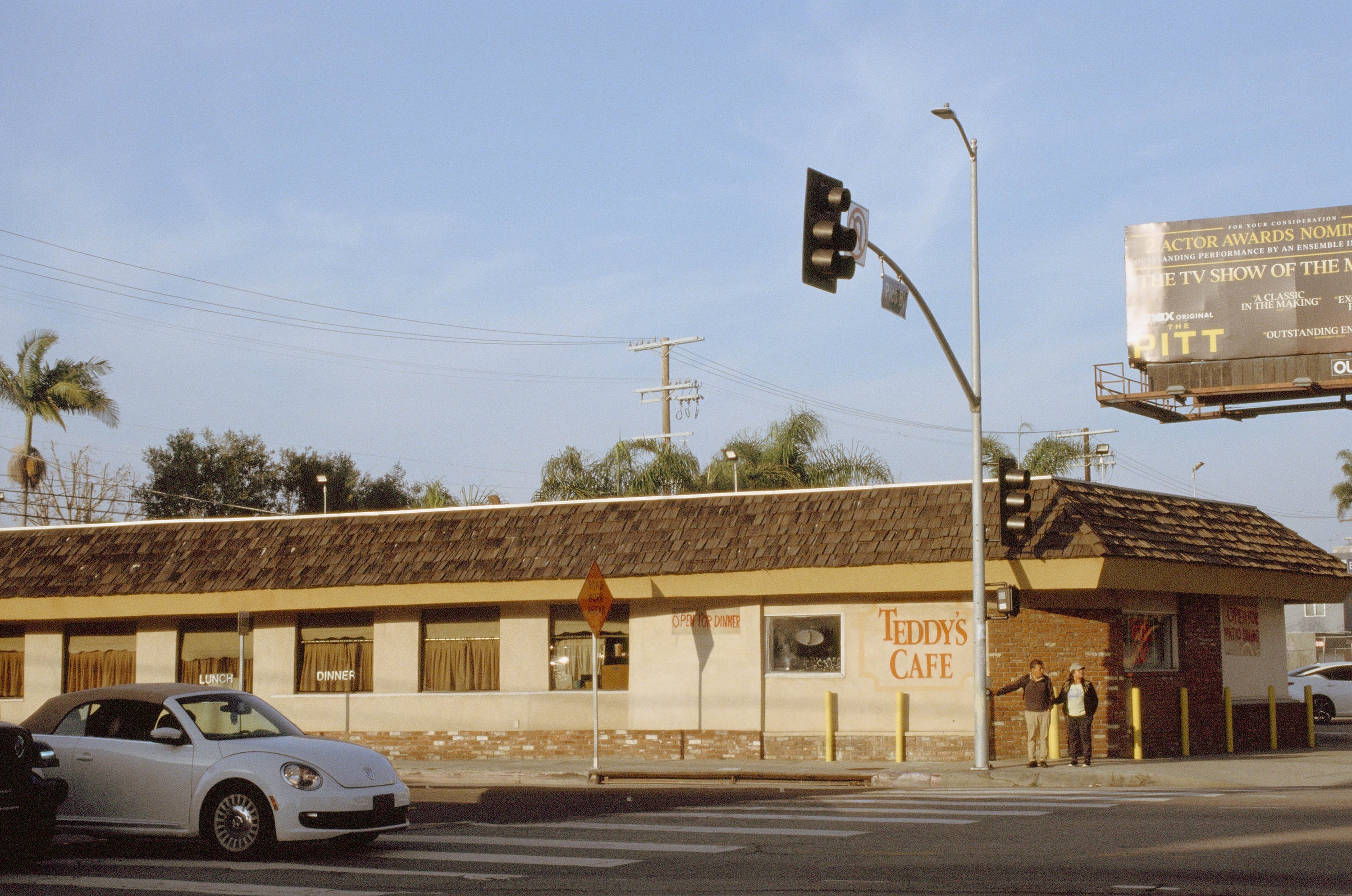 An affordable 35mm film with punchy color, subtle grain, and the nostalgic feel of the vacation snapshots our parents made in the 1980s.