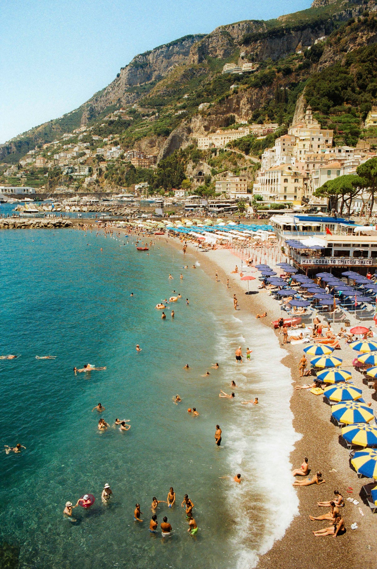 35mm film by Weni Jong on the Canon A-E1 in Italy